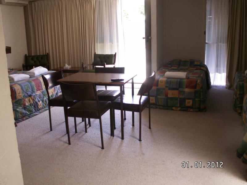 Albury Burvale Motor Inn Ngoại thất bức ảnh