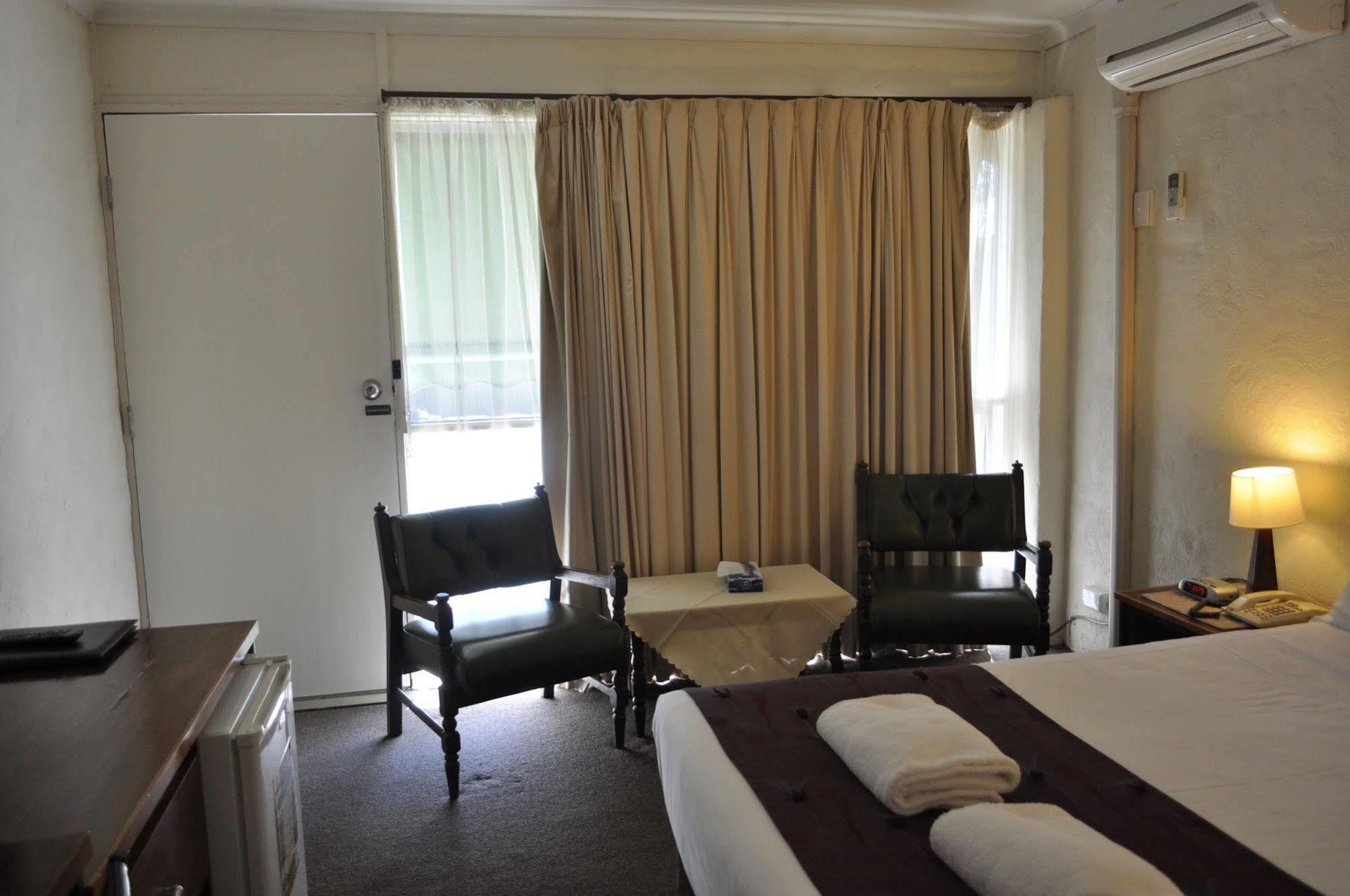 Albury Burvale Motor Inn Ngoại thất bức ảnh