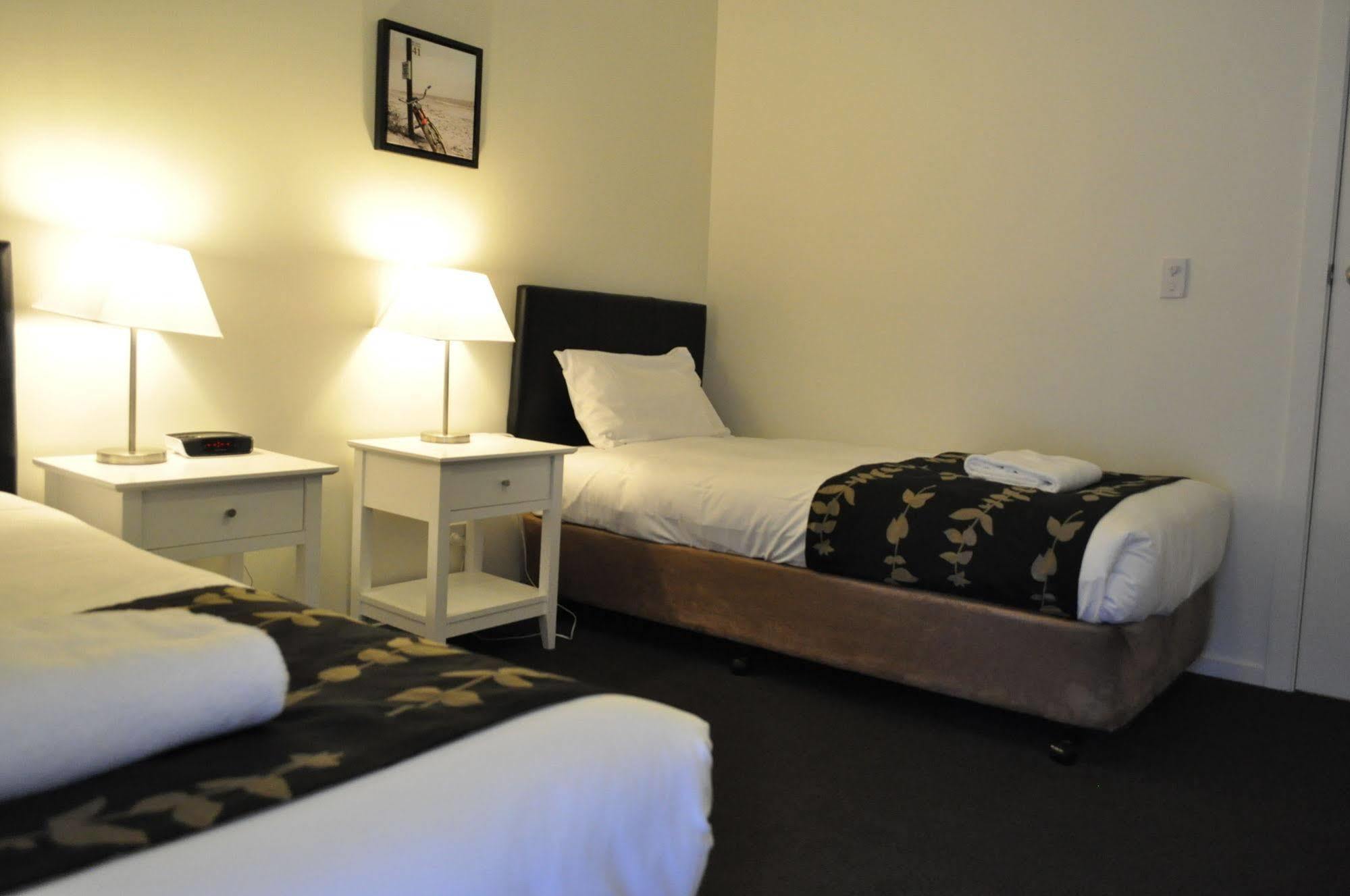 Albury Burvale Motor Inn Ngoại thất bức ảnh